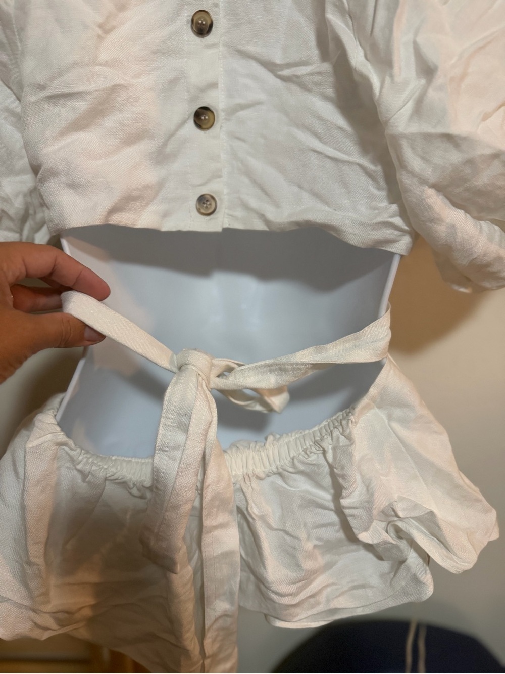Astr the Label Vendetti Women's White Linen Blend Peplum Puff-Sleeve Top - Picture 13 of 15